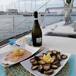 La Tua Stanza A Vela Sul Mare بوتيل *