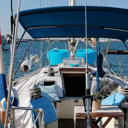 Botel La Tua Stanza A Vela Sul Mare *