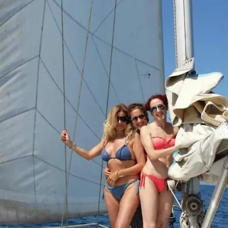 Båthotell La Tua Stanza A Vela Sul Mare *