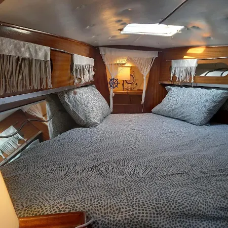 Hotel en barco La Tua Stanza A Vela Sul Mare Bari